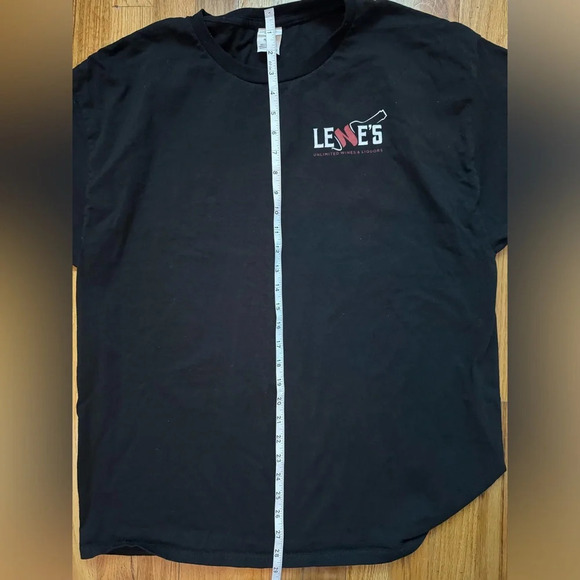 Hanes Authentic Black T-shirt “Lenes Unlimited wine and liquor” made in Dom. Rep - Picture 8 of 9